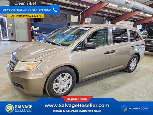 Used 2012 Honda Odyssey LX image 1