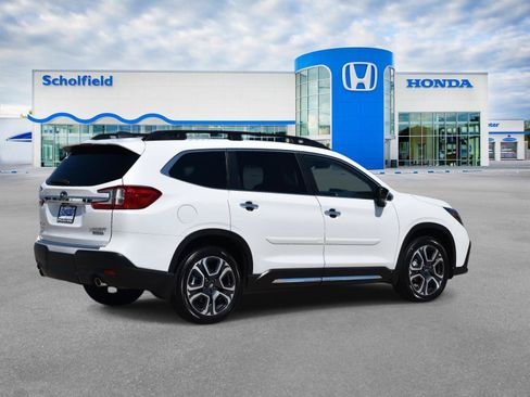 Used 2026 Subaru Ascent Touring AWD/4WD image 3