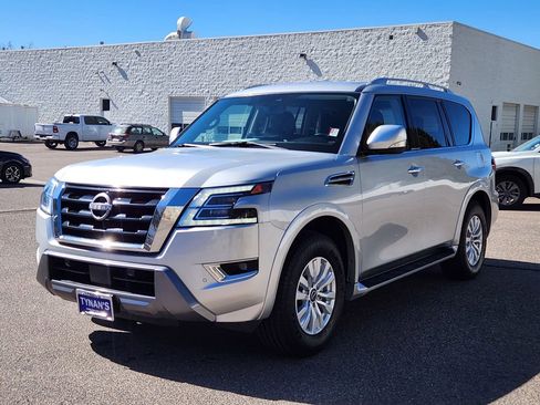 Used 2024 Nissan Armada SV image 6