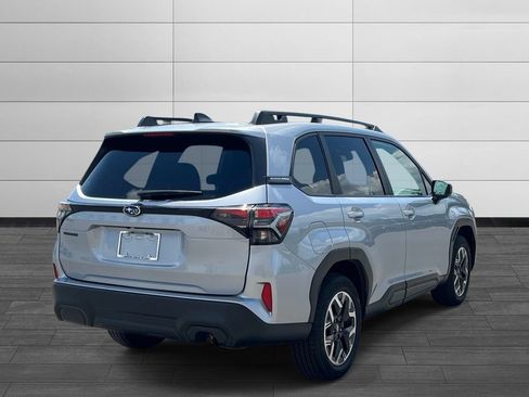 Used 2025 Subaru Forester Premium AWD/4WD image 5