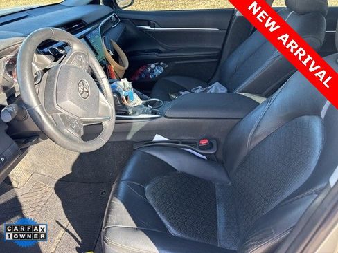 Used 2018 Toyota Camry XSE image 9