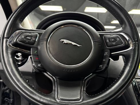 Used 2016 Jaguar XJ R-Sport image 20