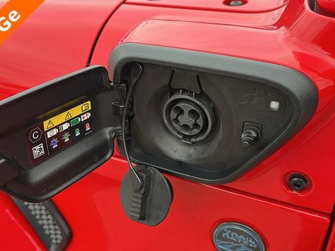 Used 2025 Jeep Wrangler Unlimited Sahara w/ Safety Group image 12