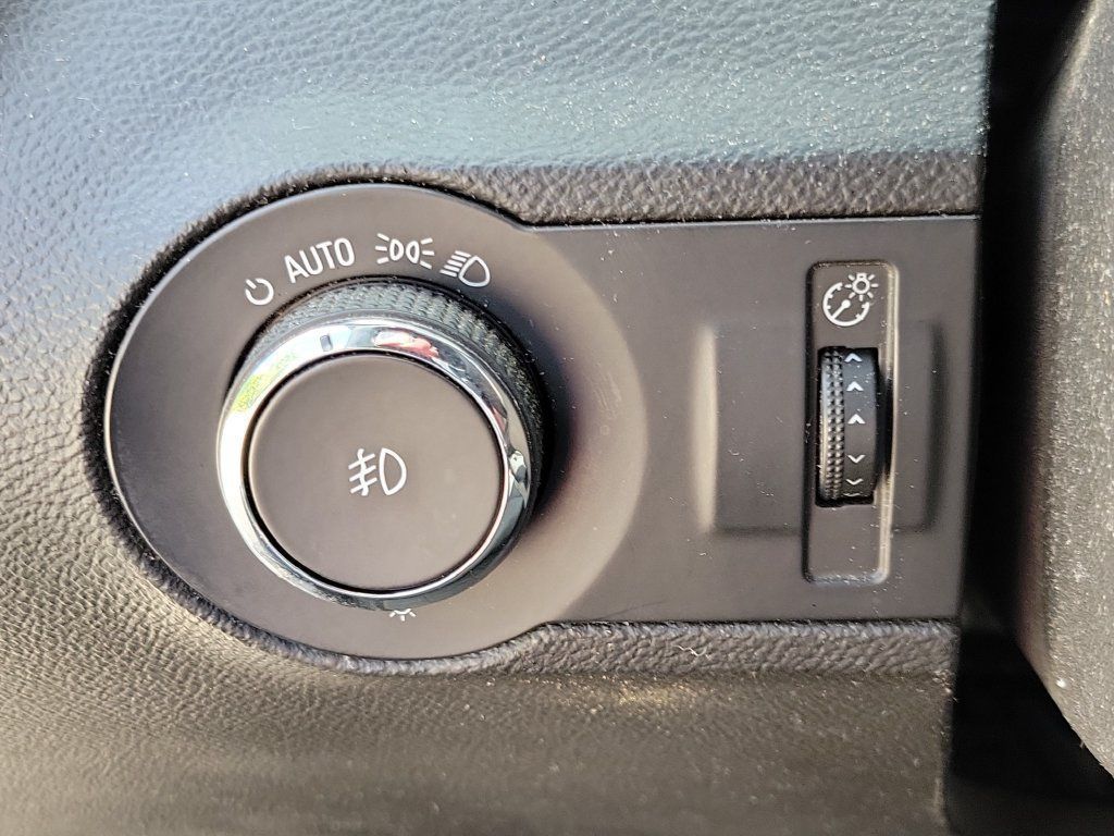 Used 2011 Chevrolet Camaro LT RWD image 16