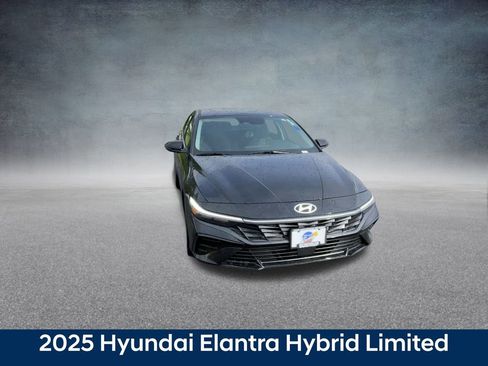 New 2025 Hyundai Elantra Limited image 4