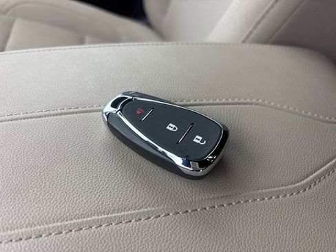 Used 2023 Chevrolet Traverse LS image 29