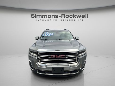 Used 2023 GMC Acadia SLT image 1