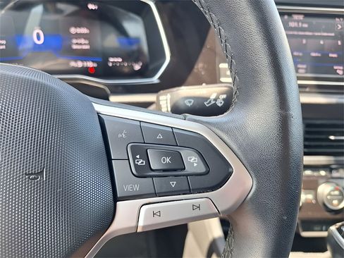 Used 2024 Volkswagen Jetta SE image 18