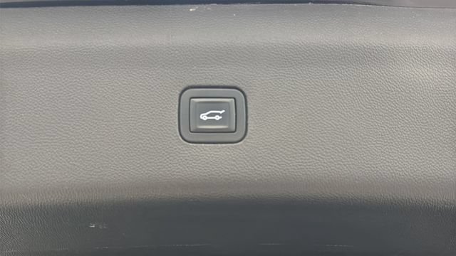 Used 2018 Buick Enclave Premium w/ LPO, Hit The Road Package AWD/4WD image 28