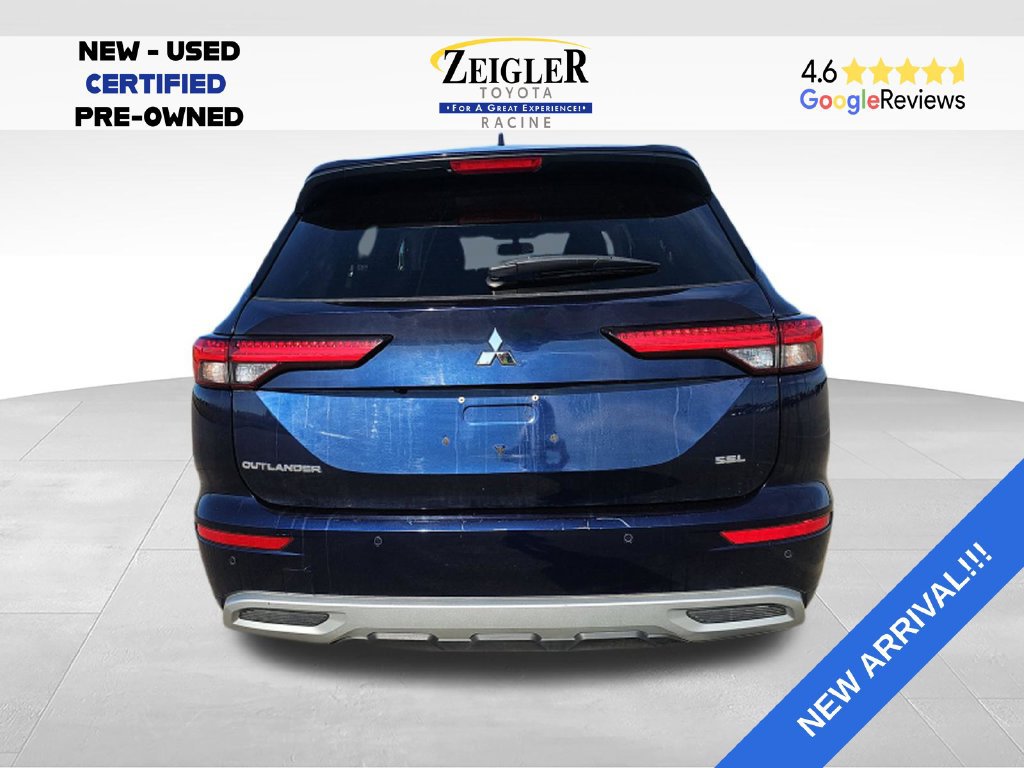 Used 2023 Mitsubishi Outlander SEL FWD image 3