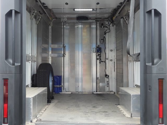 Used 2024 Chevrolet Brightdrop 400 w/ Commercial Equipment Package AWD/4WD image 27