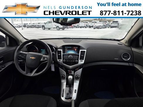 Used 2016 Chevrolet Cruze Eco image 10
