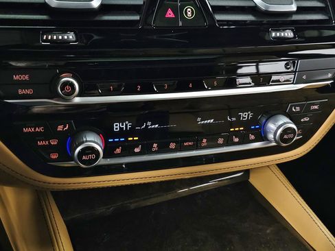 Used 2020 BMW M550i xDrive w/ Executive Package image 33