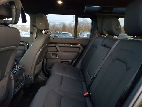 Used 2026 Land Rover Defender 110 X-Dynamic SE image 31