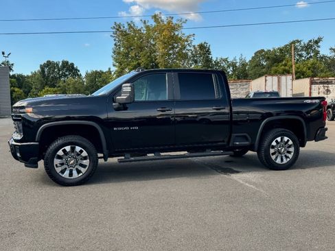 Used 2024 Chevrolet Silverado 2500 Custom w/ Custom Value Package AWD/4WD image 6
