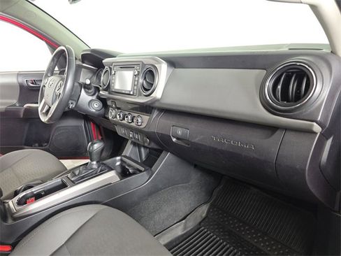 Used 2018 Toyota Tacoma SR5 image 19