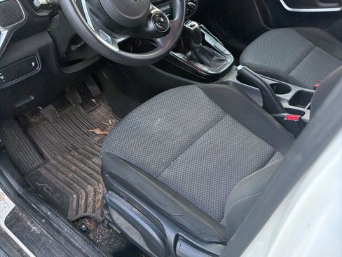 Used 2021 Kia Soul LX image 13