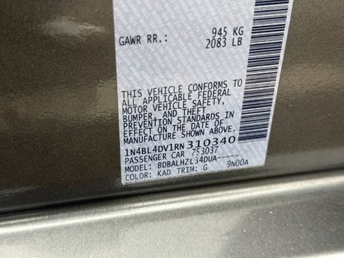 Used 2024 Nissan Altima 2.5 SV FWD image 40