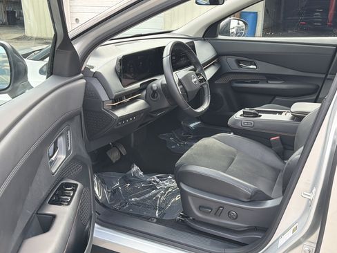 Used 2023 Nissan Ariya FWD image 14