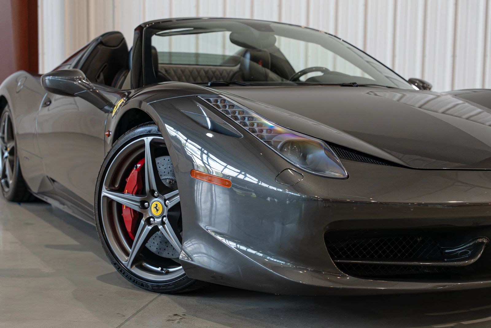 Used 2013 Ferrari 458 Spider RWD image 3