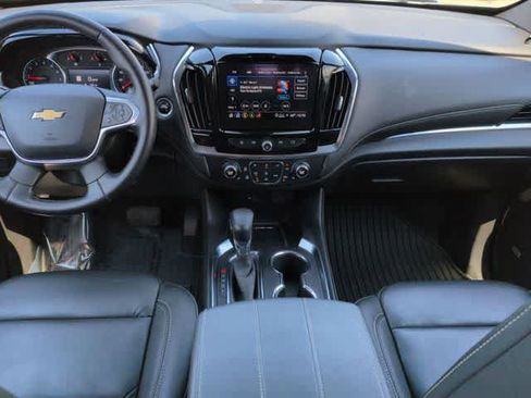 Used 2023 Chevrolet Traverse LT w/ LT Premium Package AWD/4WD image 15