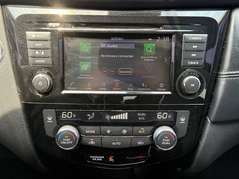 Used 2019 Nissan Rogue SL FWD image 26