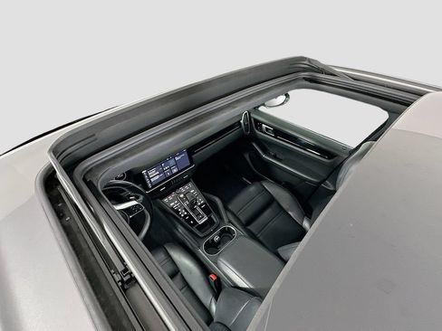 Certified 2020 Porsche Cayenne AWD/4WD image 14