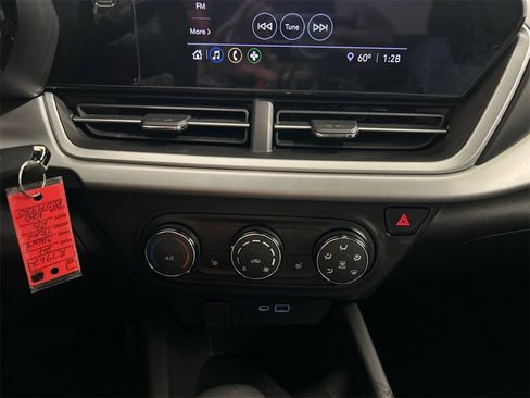 Used 2024 Chevrolet Trax RS w/ Driver Confidence Package image 23