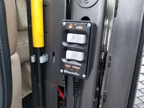 Used 2012 GMC Savana 1500 1500 image 34