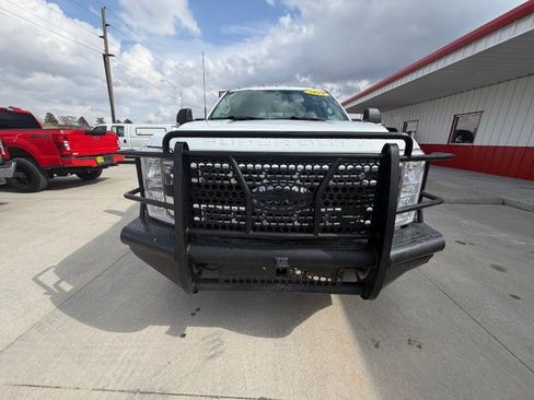 Used 2023 Ford F550 XL w/ XL Chrome Package image 3