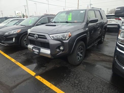 Used 2023 Toyota 4Runner TRD Off-Road image 3