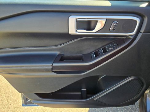 Used 2020 Ford Explorer XLT w/ Equipment Group 202A RWD image 22
