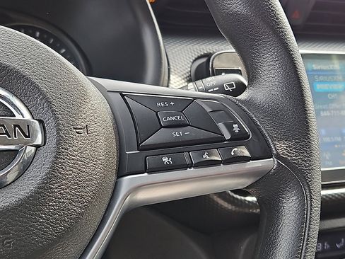 Certified 2021 Nissan Kicks SV image 20