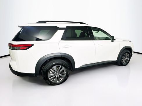 Used 2024 Nissan Pathfinder SV AWD/4WD image 10
