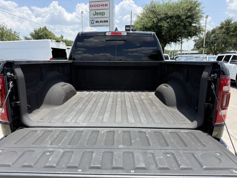 Used 2020 RAM 1500 Laramie AWD/4WD image 29