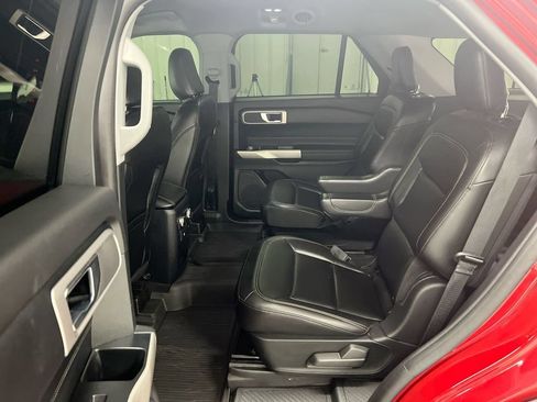 Used 2021 Ford Explorer XLT w/ Equipment Group 202A AWD/4WD image 22