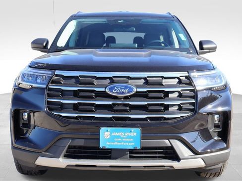 New 2026 Ford Explorer Active w/ Active Comfort Package AWD/4WD image 8