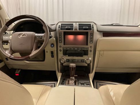 Used 2015 Lexus GX 460 w/ Premium Package image 2