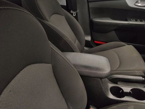 Used 2023 Kia Forte LXS image 21