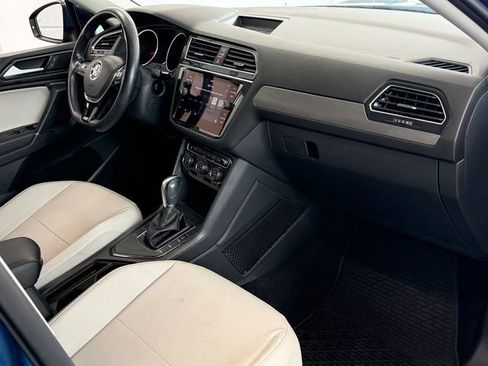 Used 2018 Volkswagen Tiguan SE FWD image 16