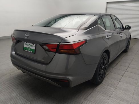 Used 2024 Nissan Altima 2.5 S FWD image 9