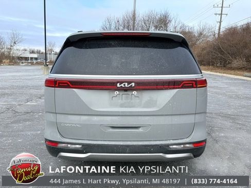 Used 2024 Kia Carnival SX Prestige image 4