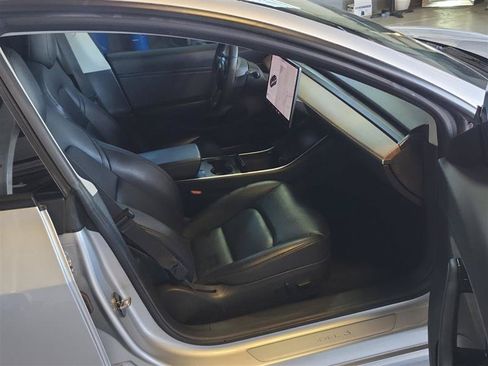 Used 2018 Tesla Model 3 RWD image 8