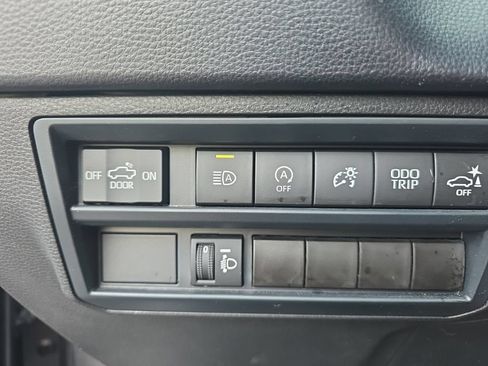 Used 2024 Toyota Tundra SR5 w/ SR5 Convenience Package AWD/4WD image 16