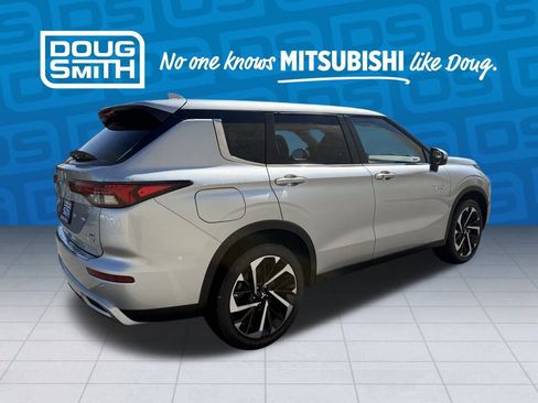 New 2025 Mitsubishi Outlander SE image 4