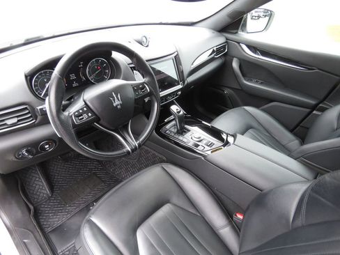 Used 2023 Maserati Levante Modena image 11