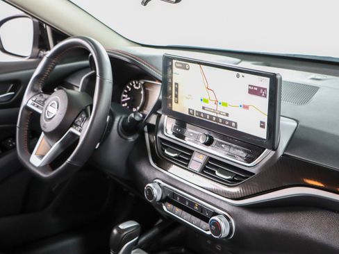 Used 2024 Nissan Altima 2.5 SR w/ SR Premium Package image 26