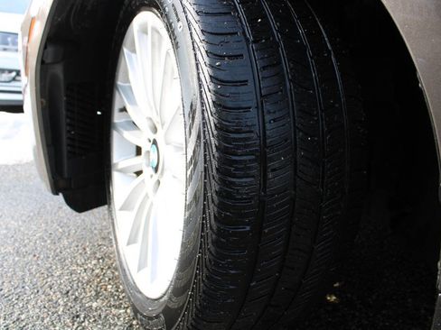 Used 2011 BMW 535i xDrive Sedan image 18