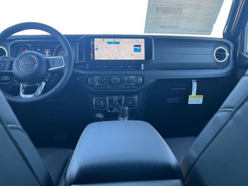 New 2026 Jeep Wrangler Unlimited Sahara AWD/4WD image 3