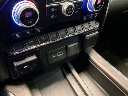 Used 2021 GMC Sierra 1500 Denali AWD/4WD image 18